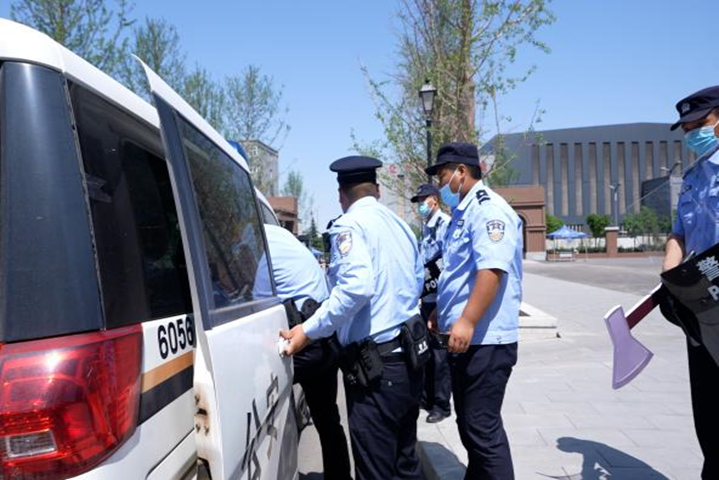 校警联合开展反恐防暴演练 提高学校处理突发事件能力