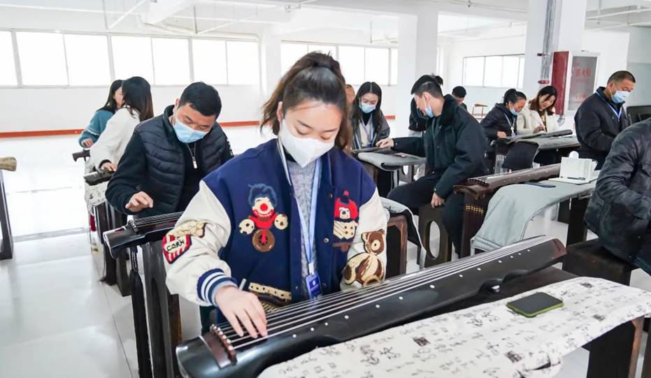 beat365书院“古琴演奏与琴斫工坊实验室”正式开班 beat365书院“古琴演奏与琴斫工坊实验室”正式开班
