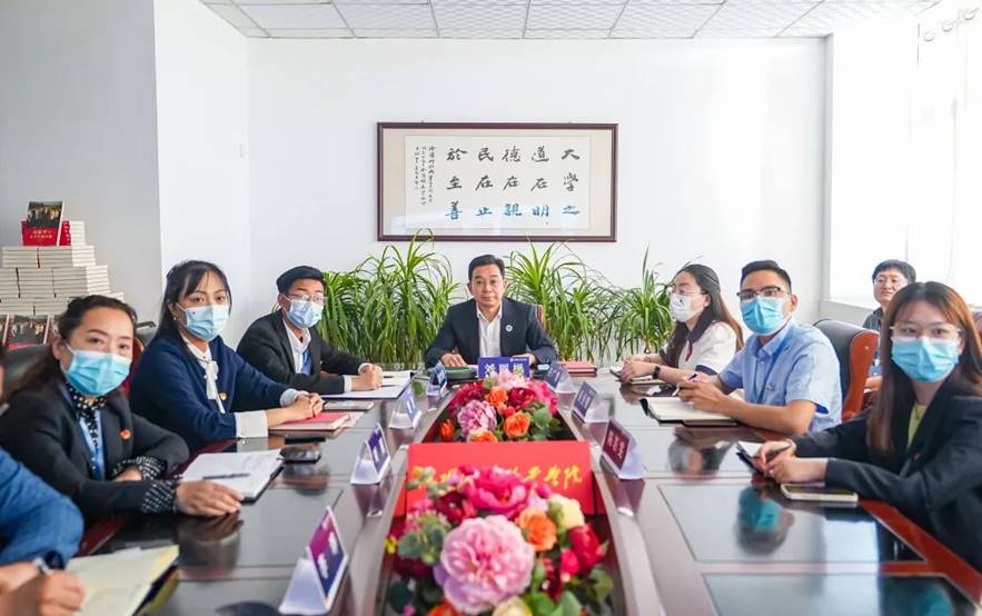 洛阳北大校友会携手beat365亚洲体育在线官网举办“共读一本书”活动 洛阳北大校友会携手beat365亚洲体育在线官网举办“共读一本书”活动