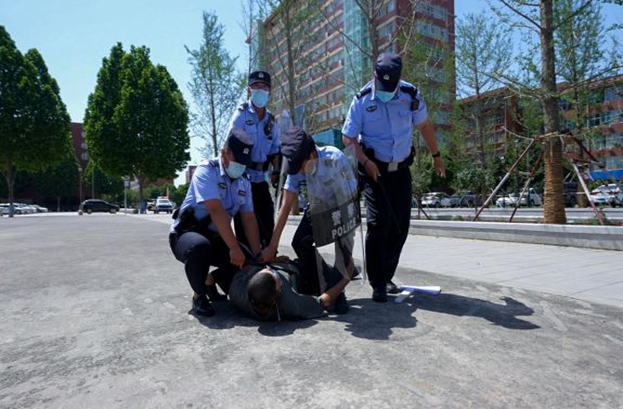 校警联合开展反恐防暴演练 提高学校处理突发事件能力