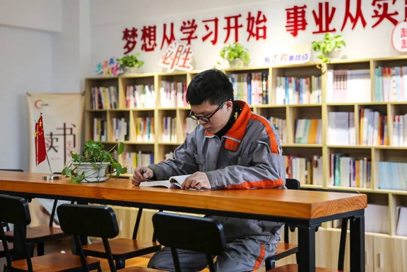 就业榜样说 | 他们以青春致匠心，让优秀成为习惯 